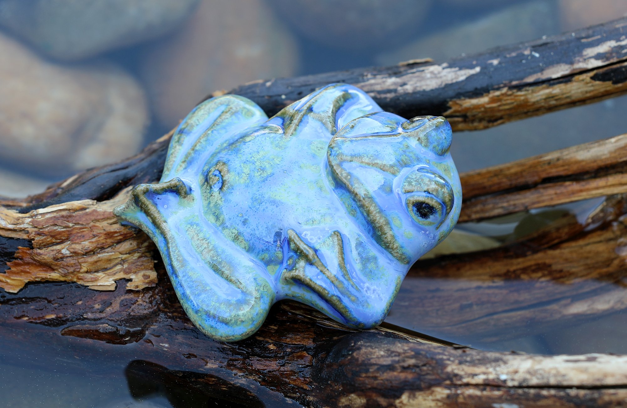 Keramik Schwimmtier "Kleiner Frosch" Rückenschwimmer – Bild 3