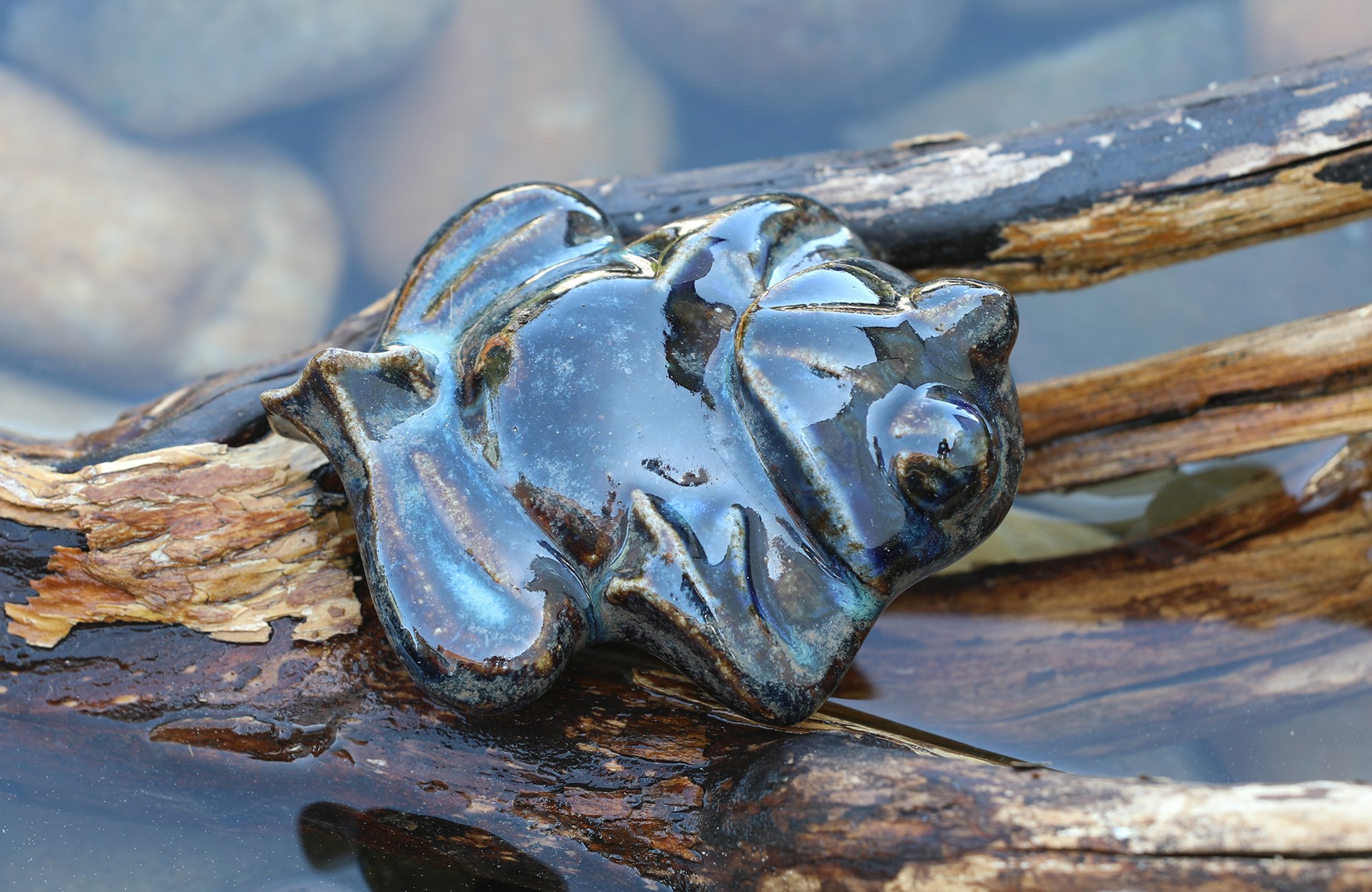 Keramik Schwimmtier "Kleiner Frosch" Rückenschwimmer – Bild 4